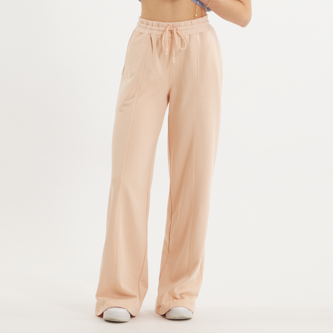 Cozy Camellia | ON MODEL FRONT