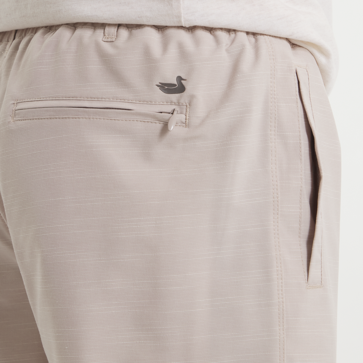 Burnt    Taupe | ON MODEL DETAIL 2