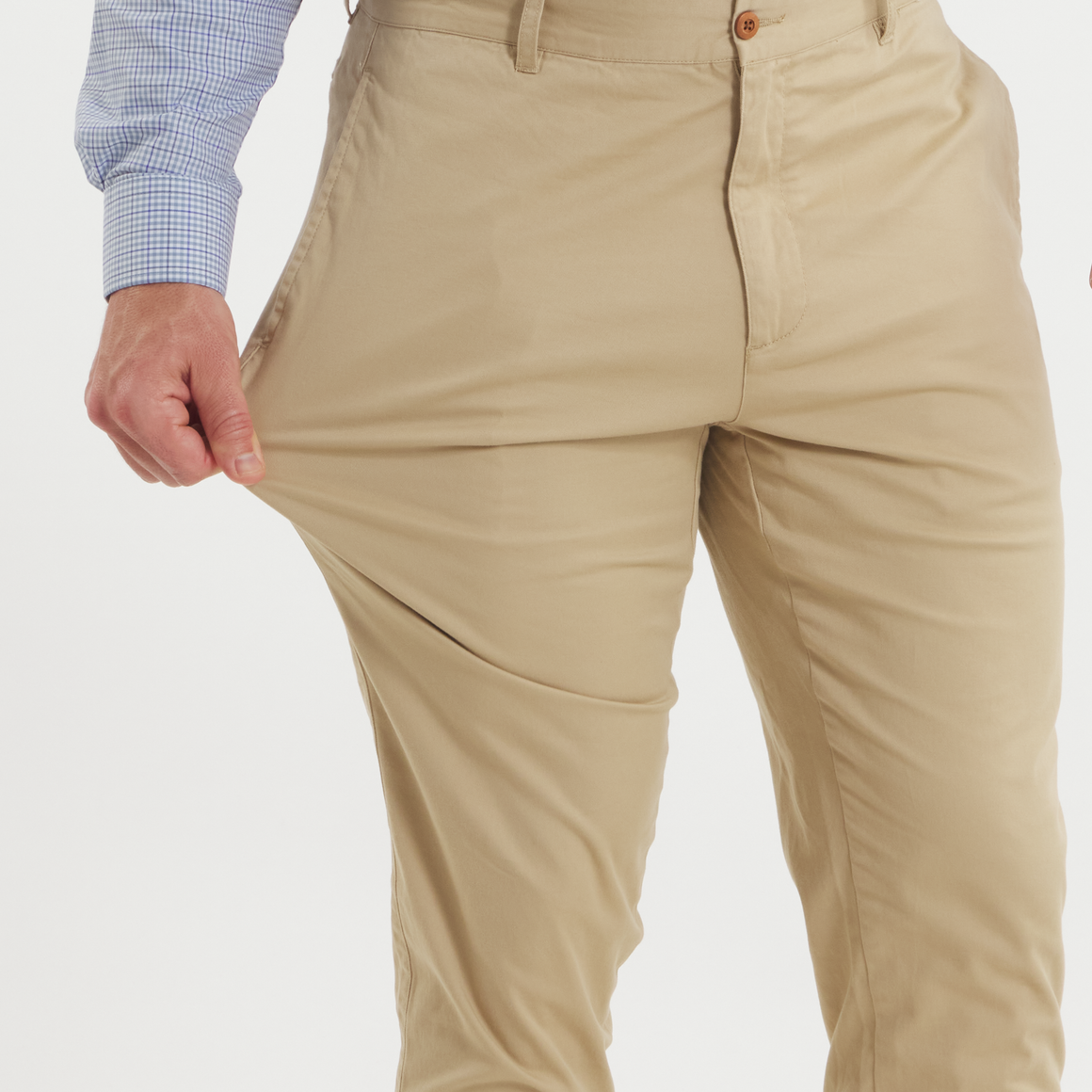 Khaki Chino | ON MODEL DETAIL