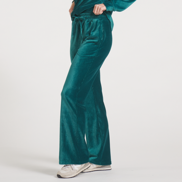 Dark Green | ON MODEL SIDE