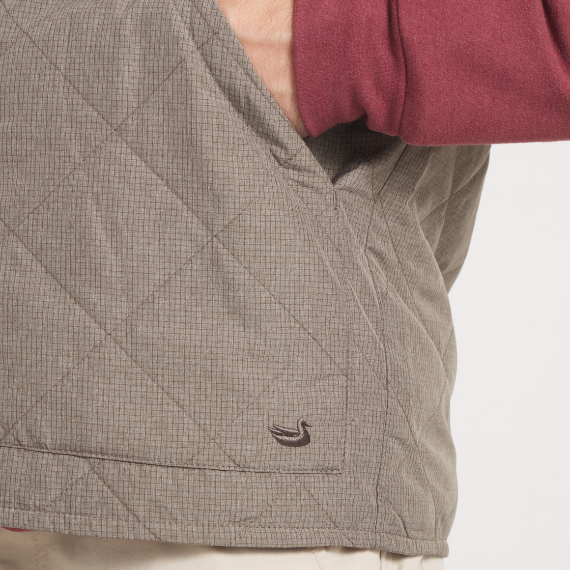 Stone          Brown | ON MODEL DETAIL 2