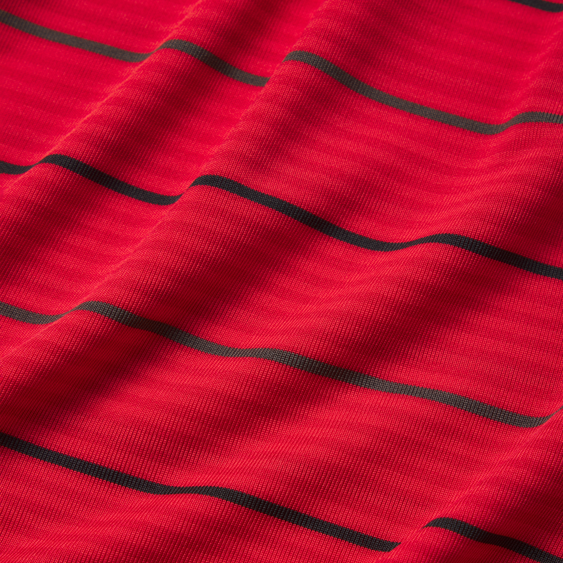 Red & Charcoal Gridiron | Detail