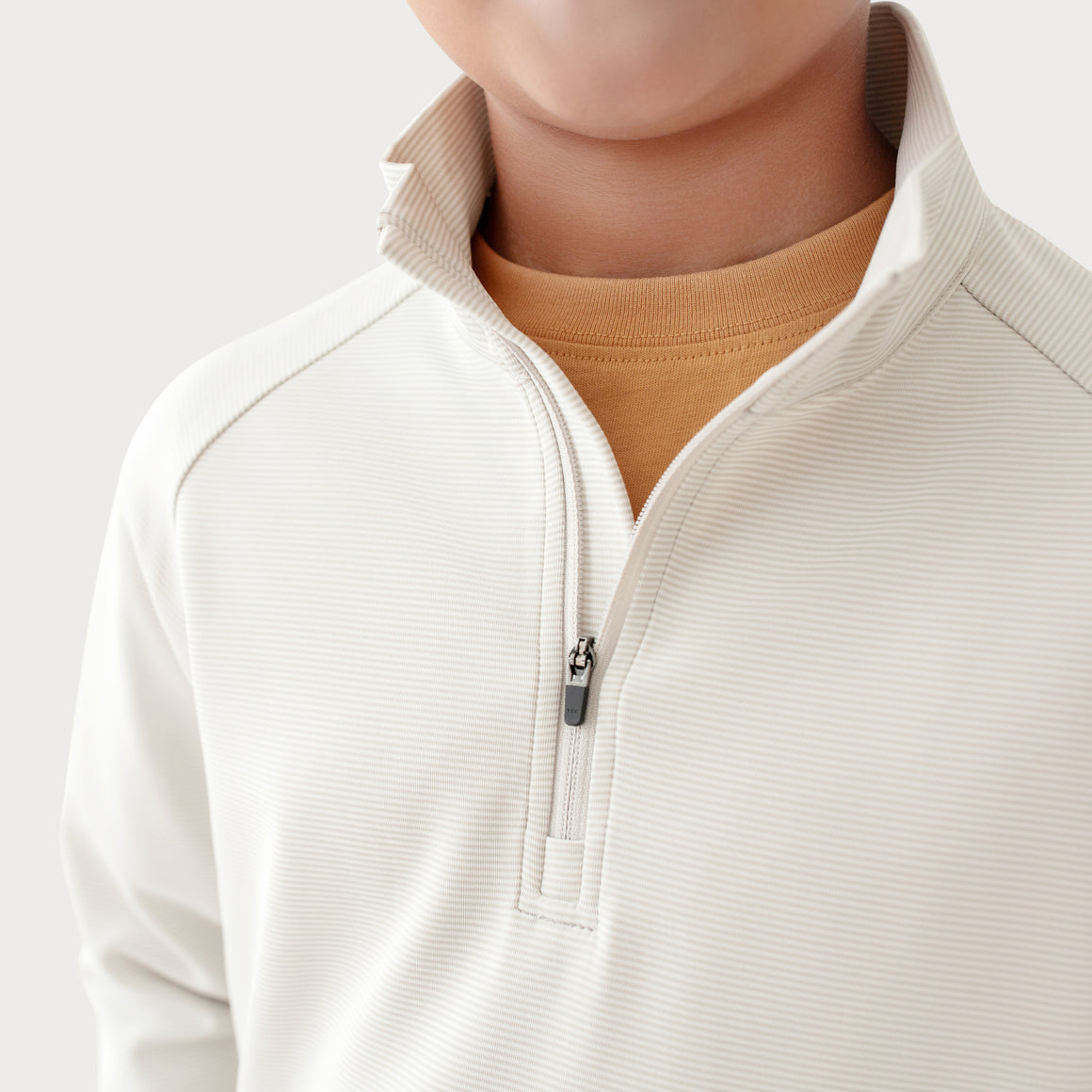 White & Purple | ON Model Front Details